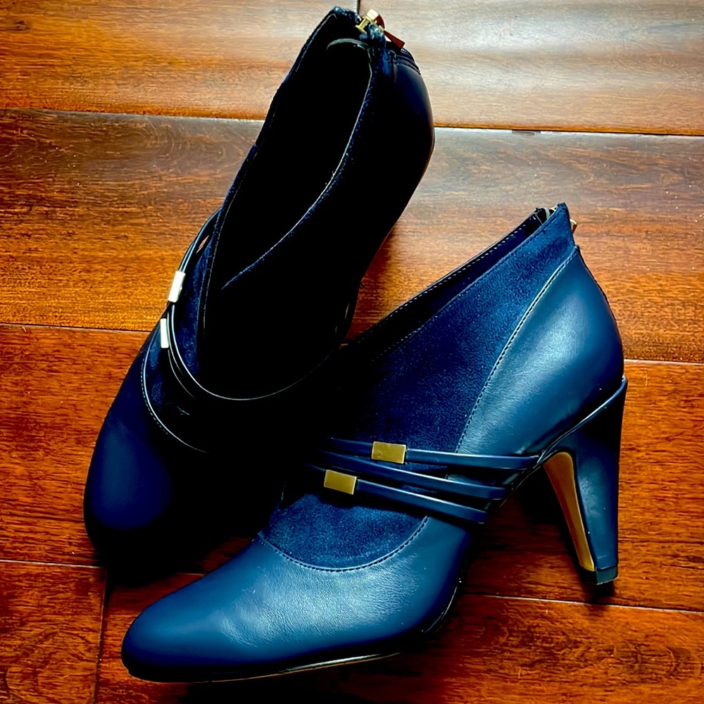 Bella-Vita Navy Heels